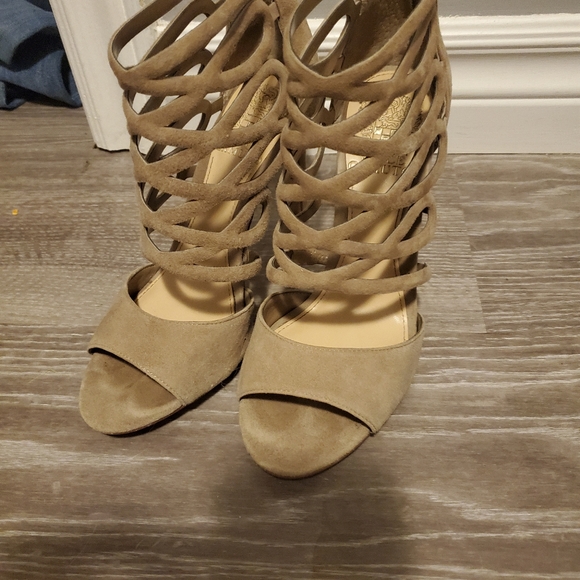 Vince Camuto Size 7 Heels - Picture 1 of 4